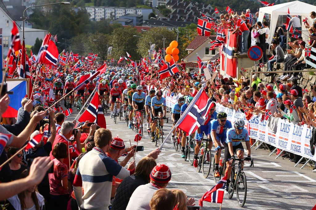 Cycling: 90th Road World Championships 2017 / Men Elite Road Race
Peloton / Bergen City / Fans / Public /
Bergen - Bergen (276,5km) / RR / Bergen / RWC / &Acirc;&copy; Tim De Waele