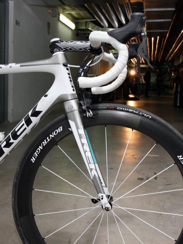 The Bontrager Race XXX Lite fork is carbon fiber from head to toe with the exception of aluminum dropouts for durabiilty.