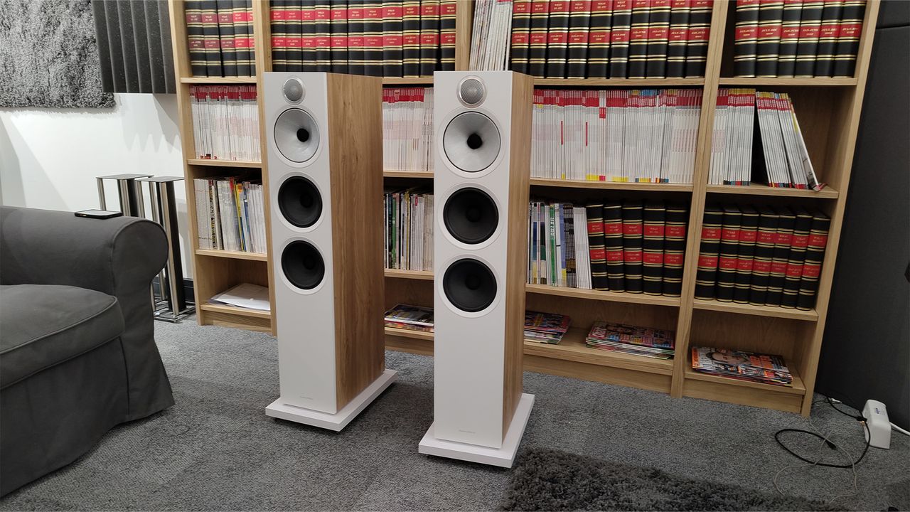 Floorstanding speakers: Bowers &amp; Wilkins 603 S3