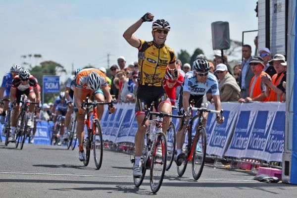 Janse van Rensburg (MTN - Qhubeka) salutes as he takes the win on stage 2 of the Jayco Herald Sun Tour in Geelong