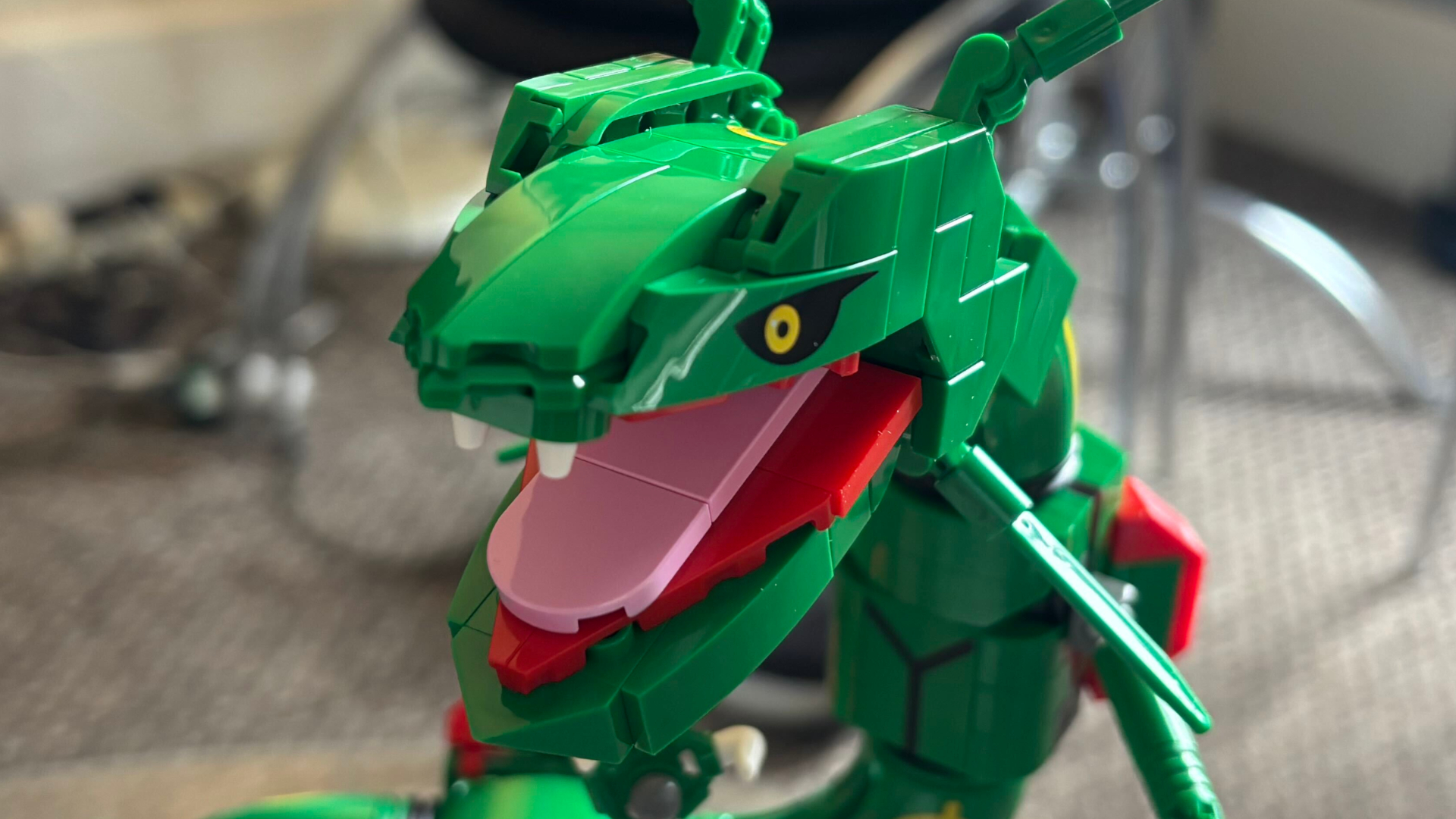 Lego Rayquaza head with an open-mouthed smile