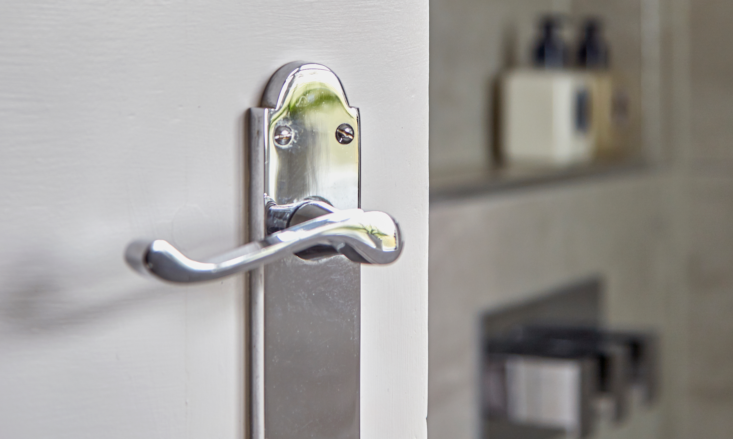 How to Replace a Door Knob or Lever