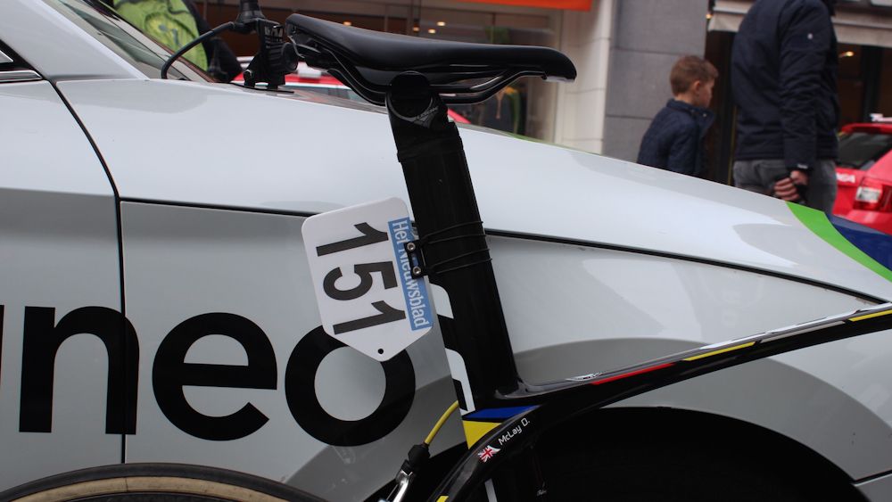 The integrated seat mast is a blade profile for added aerodynamic performance