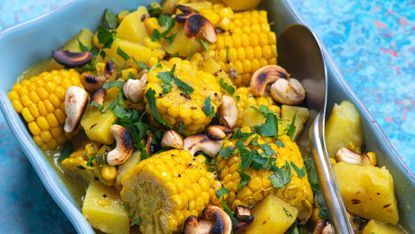 Sweetcorn and cashew curry