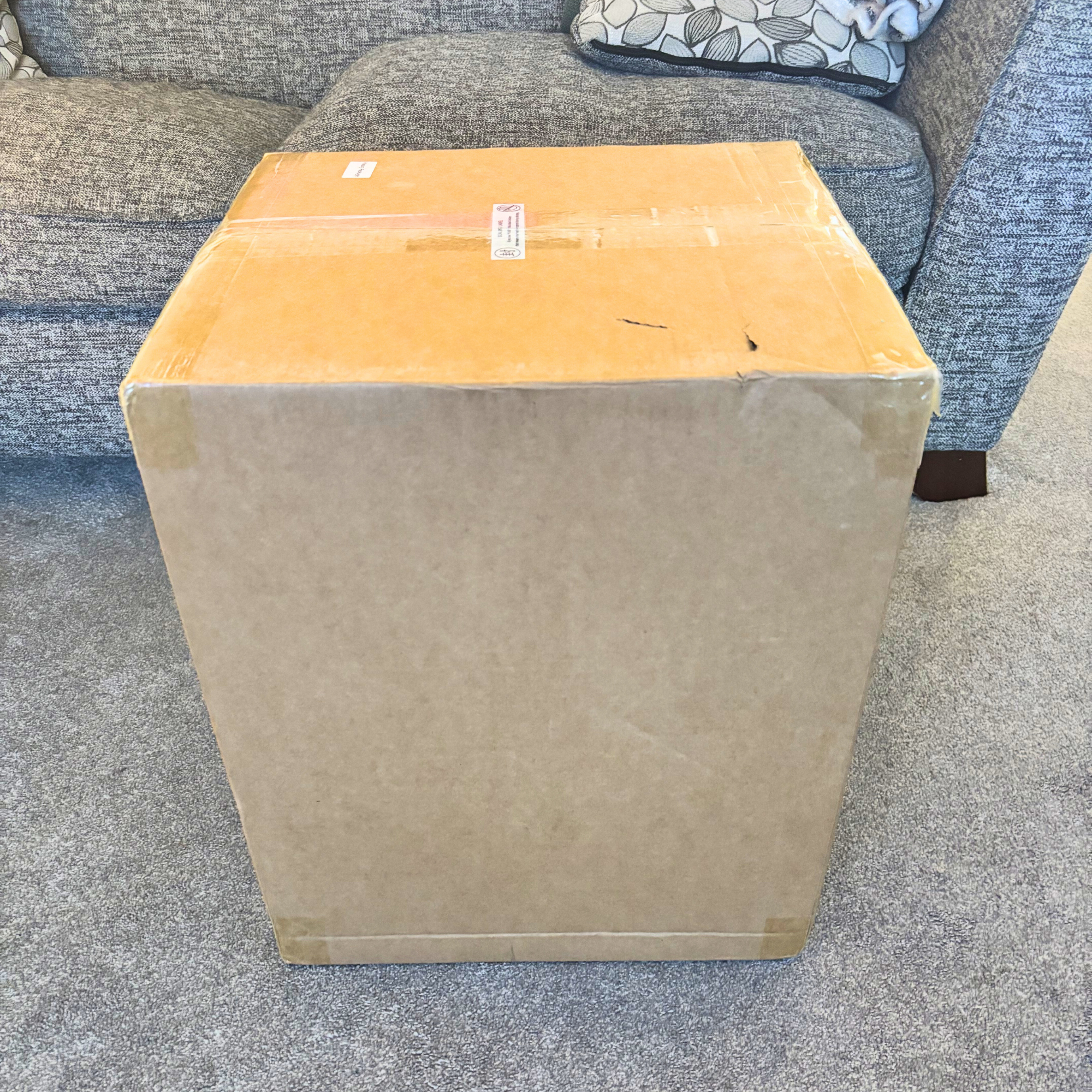 eufy omni c28 Robot Vacuum unboxing 