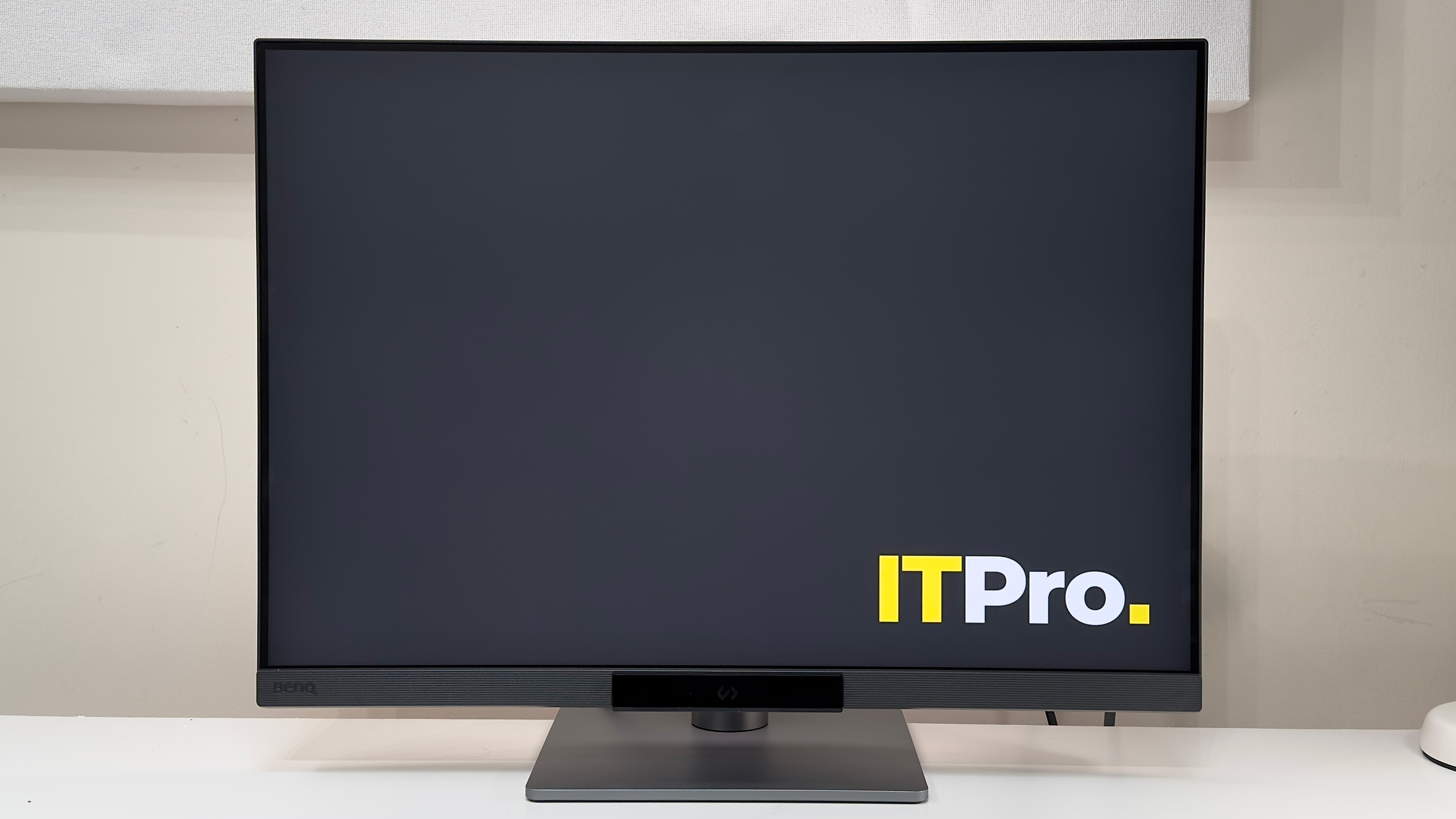 The BenQ RD280UG monitor on a desk