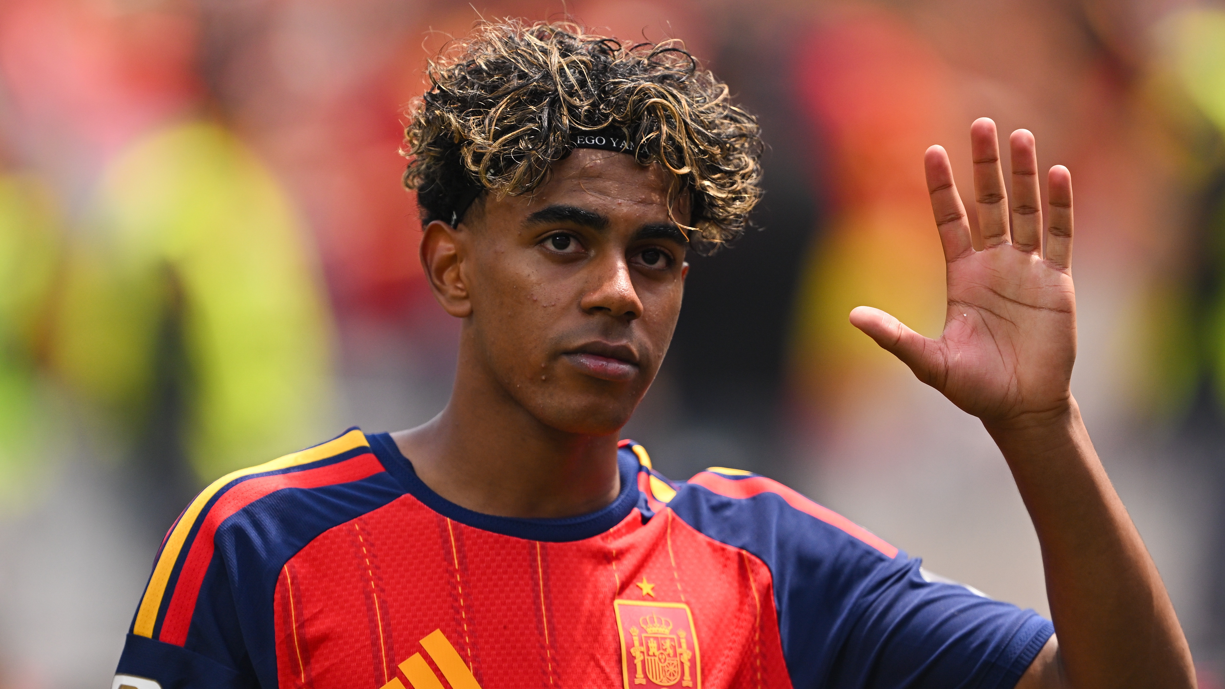 Lamine Yamal #19 of Spain acknowledges the crowd after the 2-1 win during the FIFA World Cup 2026 Quarter Final match between Spain and Belgium at Los Angeles Stadium on July 10, 2026
