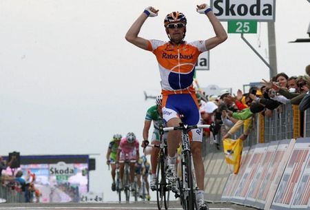 Denis Menchov (Rabobank) wins stage five after putting in a powerful attack inside the final kilometre.