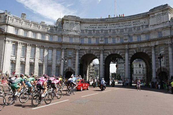 The Tour heads out of London