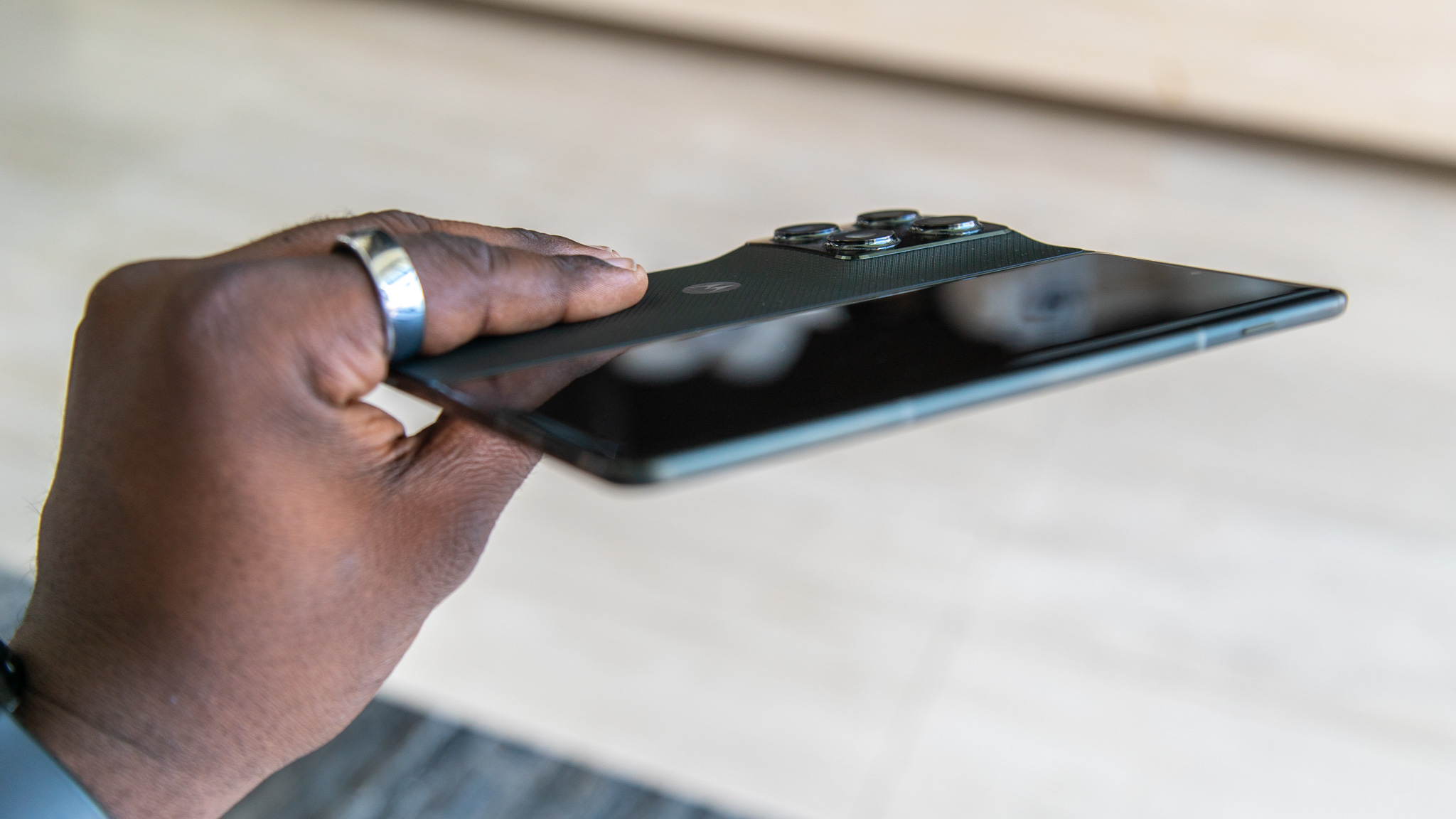 Motorola Razr folds from the side