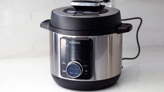 Cuckoo CMC-ZSN601F Pressure Cooker