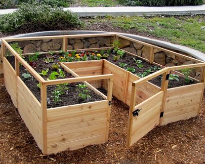 10 raised garden bed ideas for easy veggie growing even in small spaces ...