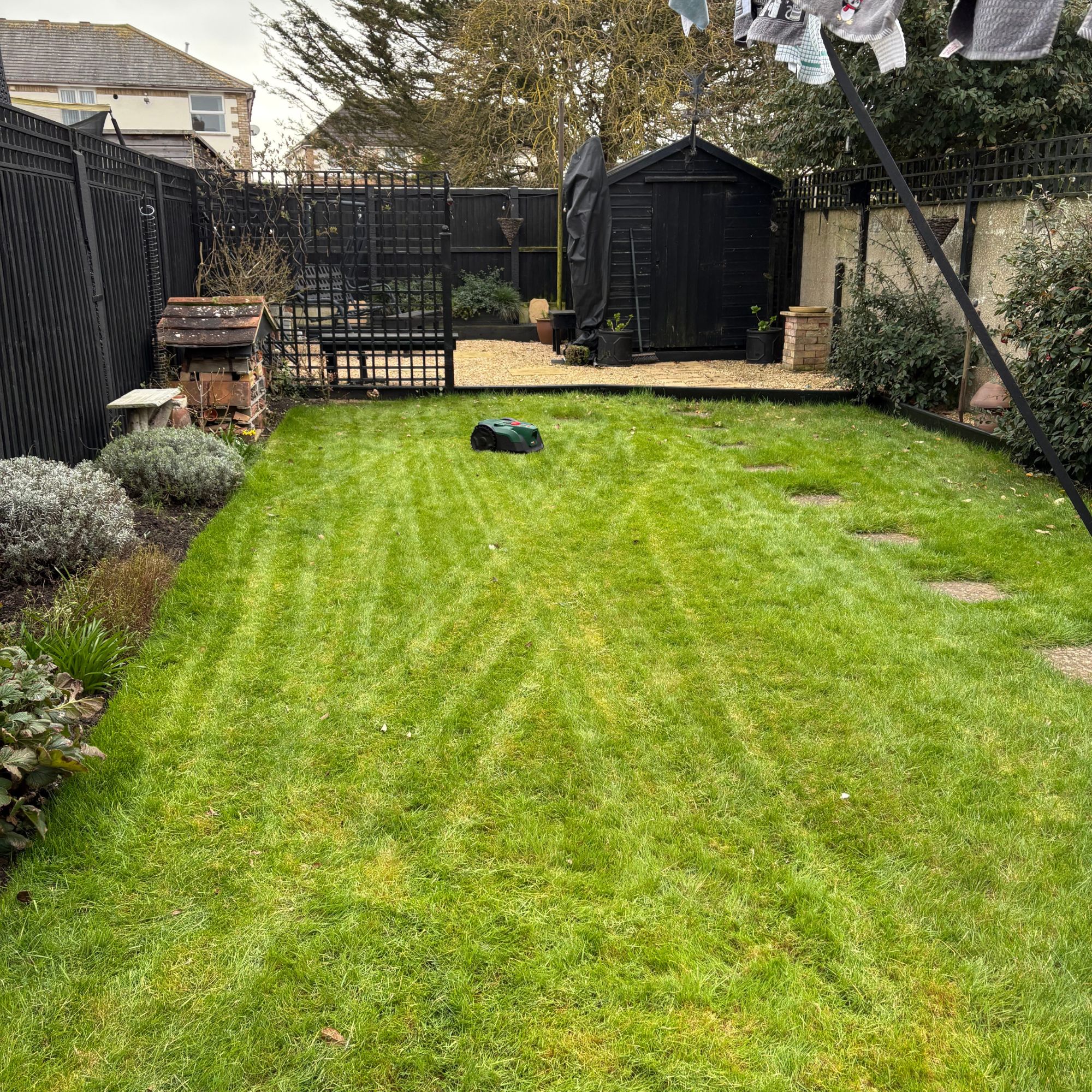 Bosch VISIMOW18V-100 Robot Lawn Mower mowing grass lawn