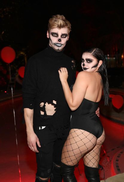 Ariel Winter and Levi Meaden as Skeletons