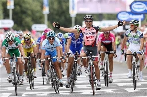 Robbie McEwen (Predictor-Lotto) over Boonen