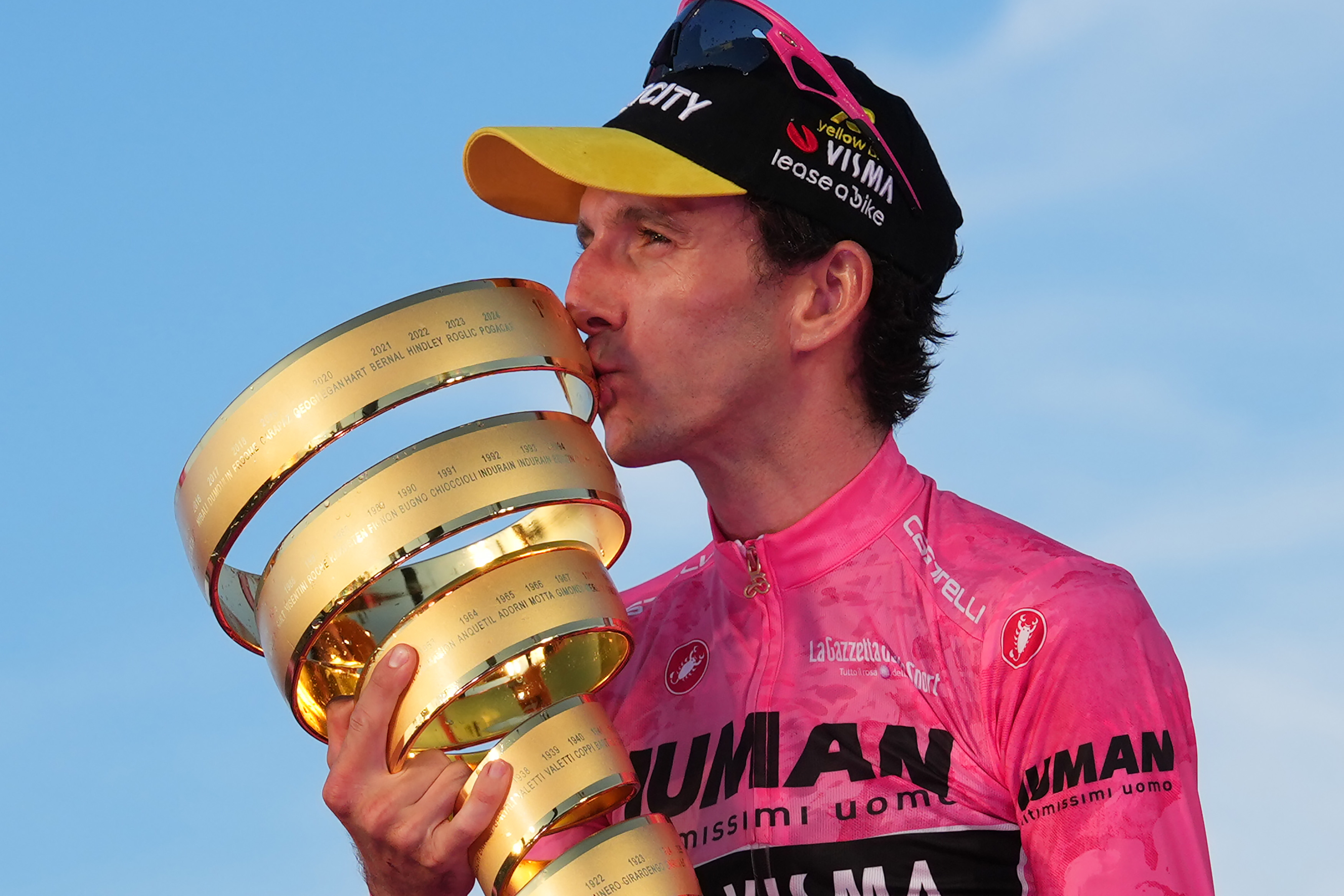 Britain&#039;s Simon Philip Yates on the podium, wearing the pink jersey of the race overall leader, celebrates after winning the 21th stage of the Giro d&#039;Italia 2025 cycling race in Rome, Italy - Sunday, June 01, 2025. Sport - cycling. (Photo by Gian Mattia D&#039;Alberto/LaPresse)
