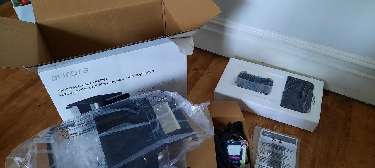 Continuing the unboxing of Aqua Optima Aurora