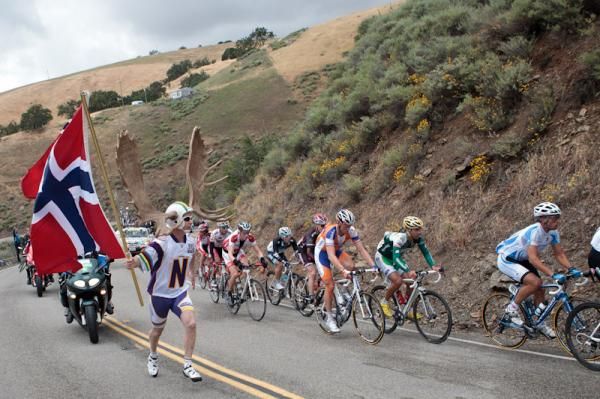 The break gets a little encouragement along the road.