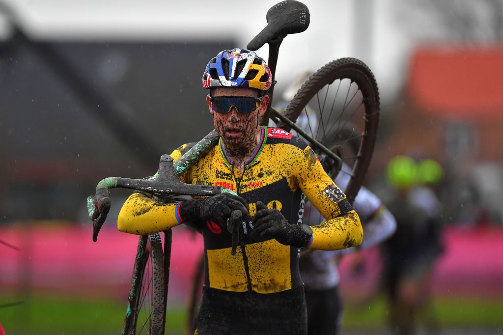 DENDERMONDE BELGIUM DECEMBER 27 Wout Van Aert of Belgium and Team Jumbo Visma Mathieu Van Der Poel of The Netherlands and Team Alpecin Fenix Mud during the 1st Dendermonde World Cup 2020 Men Elite dendermonde CXWorldCup UCICyclocrossWC Cyclocross on December 27 2020 in Dendermonde Belgium Photo by Luc ClaessenGetty Images