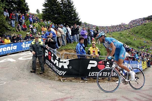 Yoann Le Boulanger (Bouygues Telecom) climbs Monte Zoncolan.