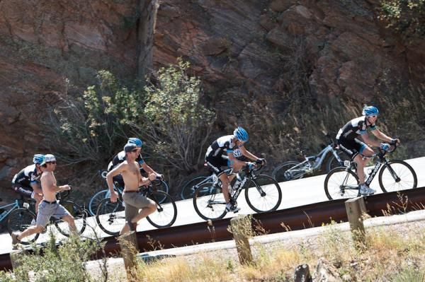 Fans cheer on Garmin-Cervelo riders on Lookout Mountain.