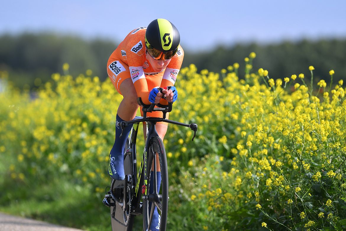 Annemiek van Vleuten in the race leader's skinsuit