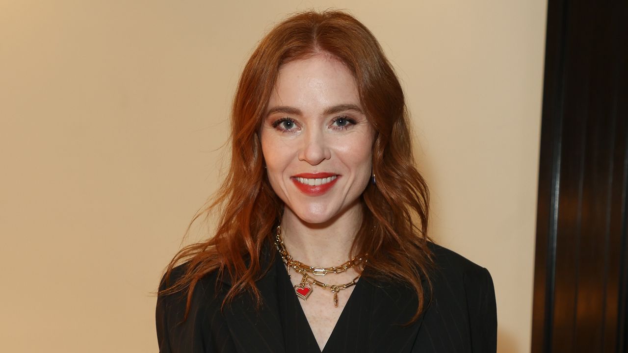 Angela Scanlon