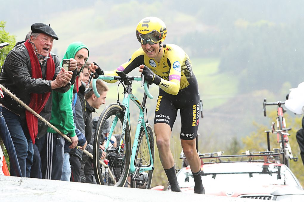 Tough times fro Jumbo-Visma during the stage 1 time trial at Pais Vasco