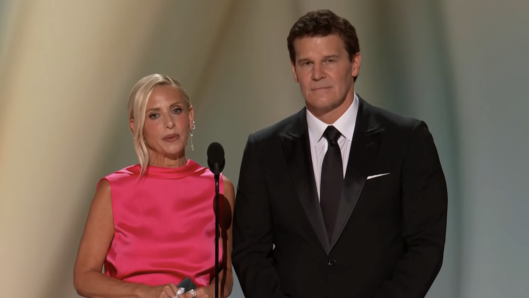 Sarah Michelle Gellar and David Boreanaz presenting award at 2026 Emmys