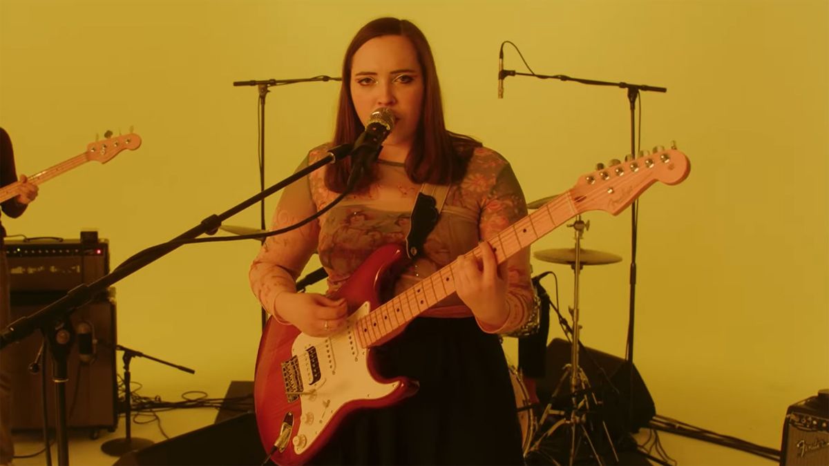 Soccer Mommy Takes The American Professional Ii Strat Hss For A Spin In 