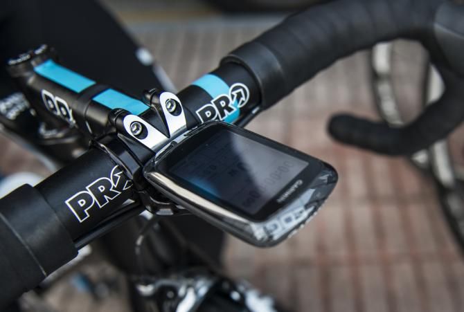Garmin Edge 510 on the cockpit of Roche's bike