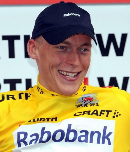 Robert Gesink (Rabobank) kept hold of the leader's jersey