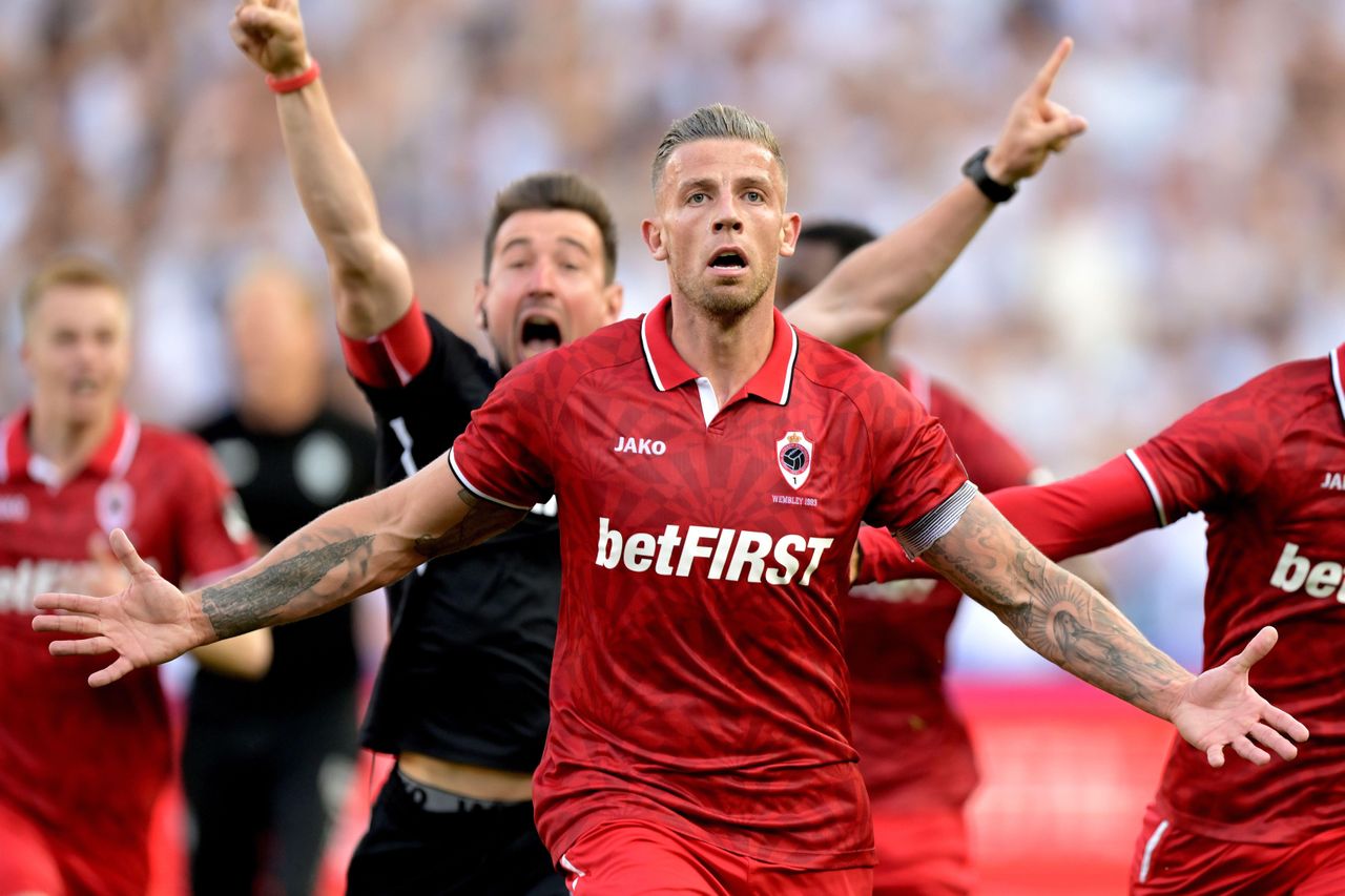 Toby Alderweireld celebrates after scoring the equalising and title-clinching goal for Royal Antwerp against Genk in the final match of the 2022/23 Belgian Pro League season