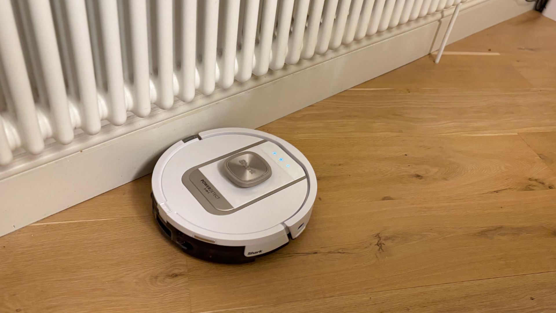 Testing the Shark PowerDetect ThermoCharged Robot Vacuum
