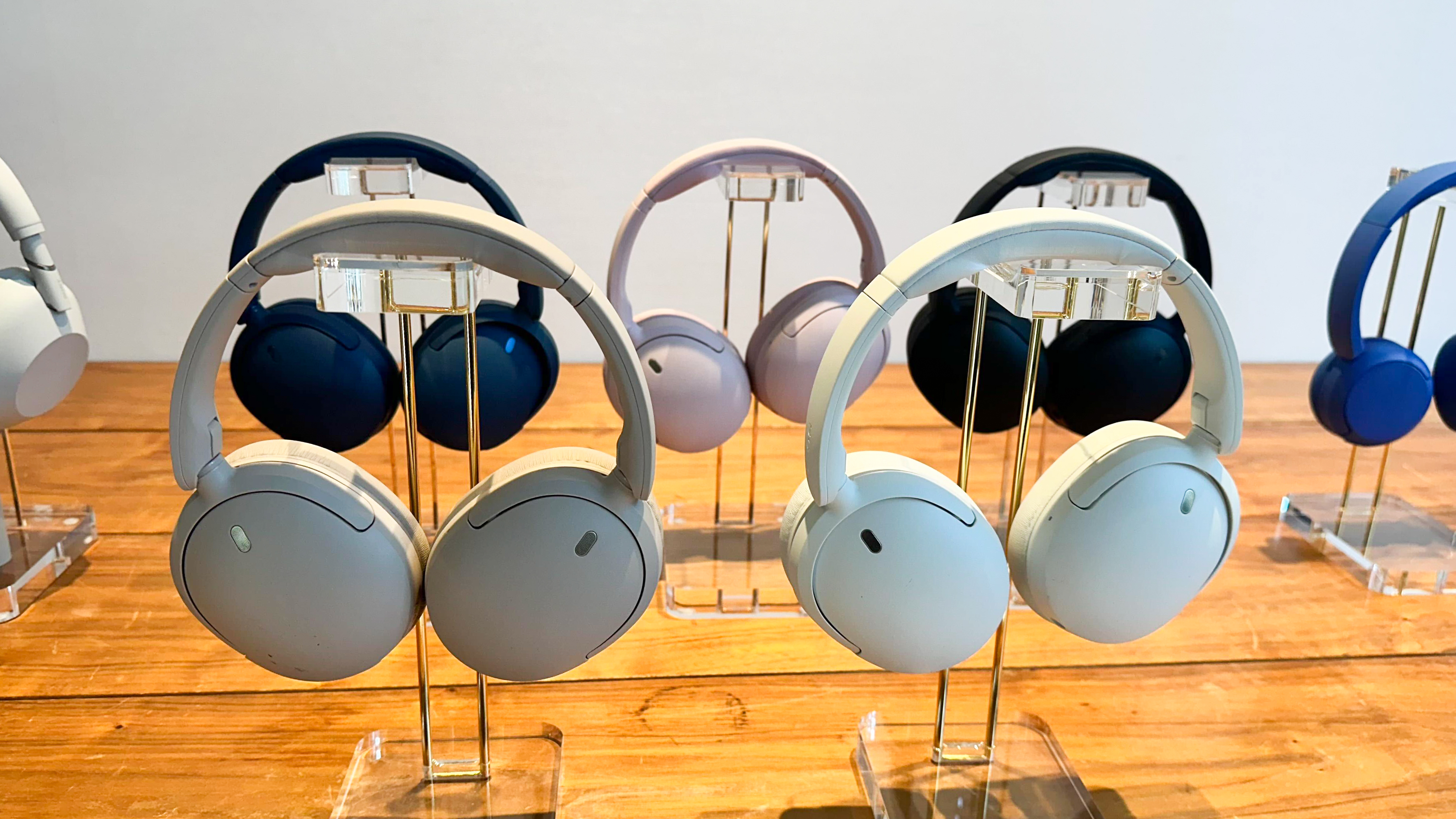 Sony WH-CH730N headphones