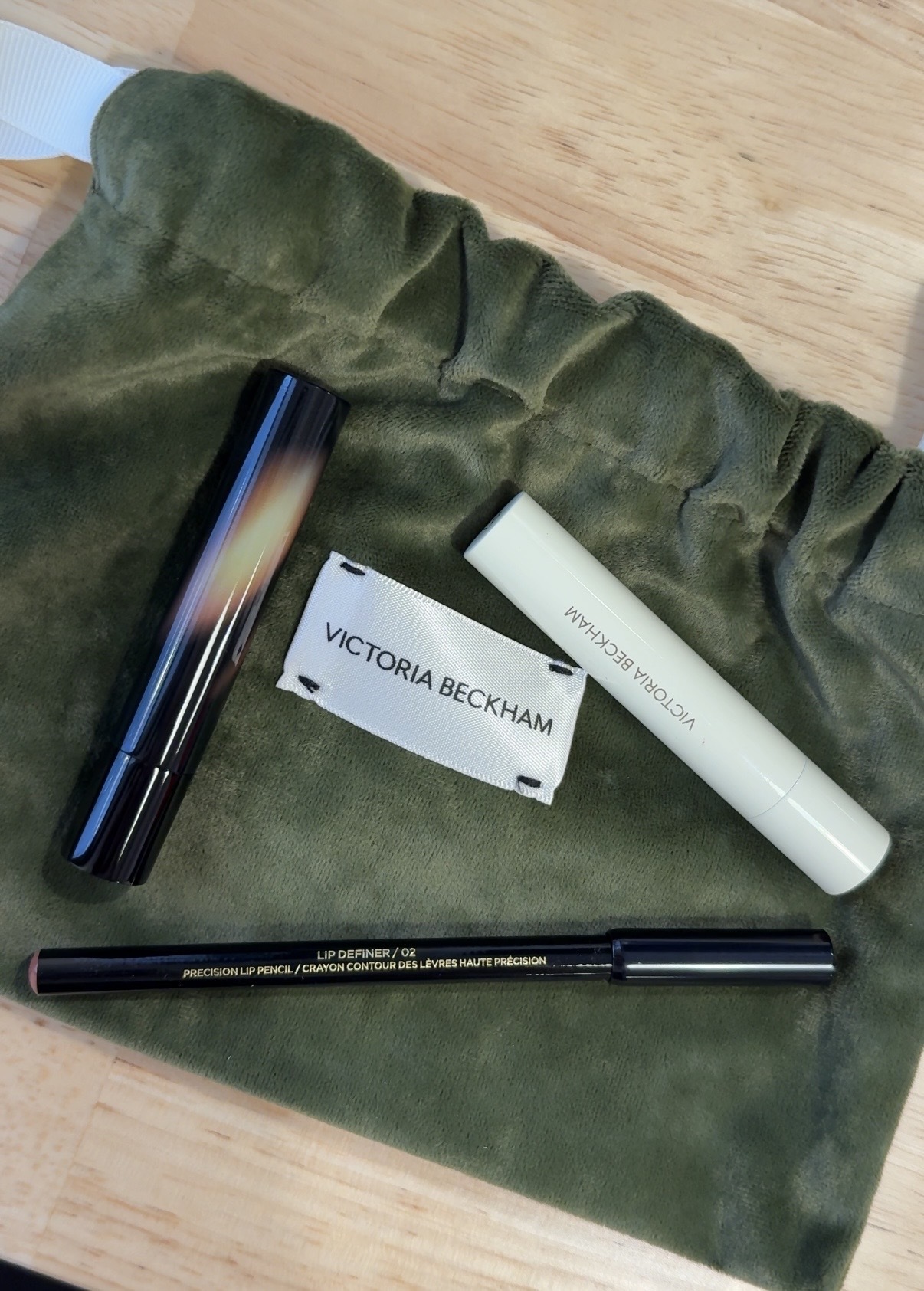 Jamie Schneider testing victoria beckham beauty products