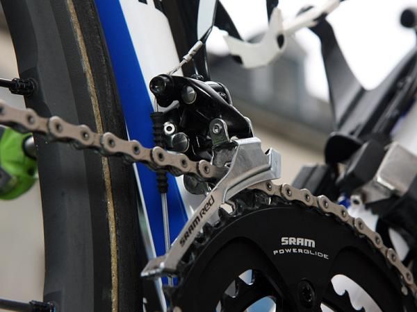 Sealed Gore Ride-On derailleur cables and housing help maintain good shift performance on the Liquigas-Cannondale team bikes.