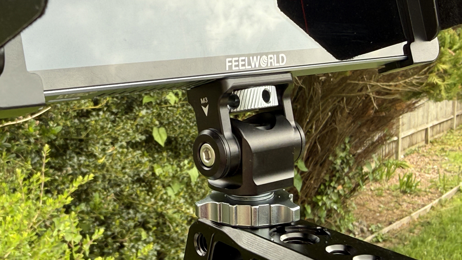 Feelworld P6XL field monitor