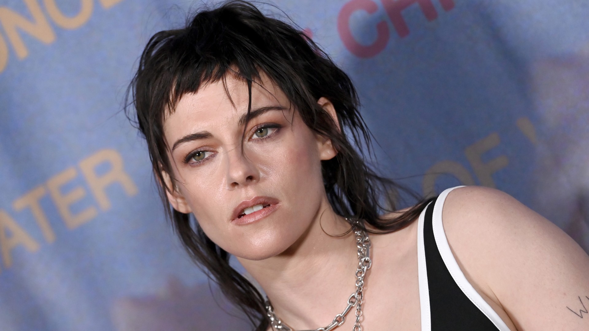 kristen stewart wears a dark mullet haircut to a film screening