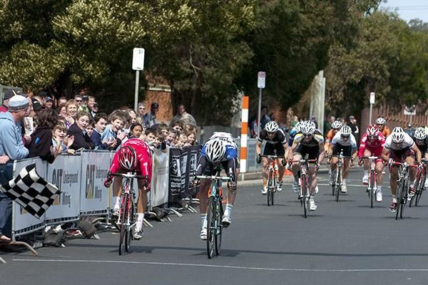 Alex Carver (right) of Jayco/Skins edges out Michael Phelan (Drapac Porsche) to win stage eight in Ulverstone.