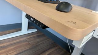 Corsair Platform:4 gaming desk