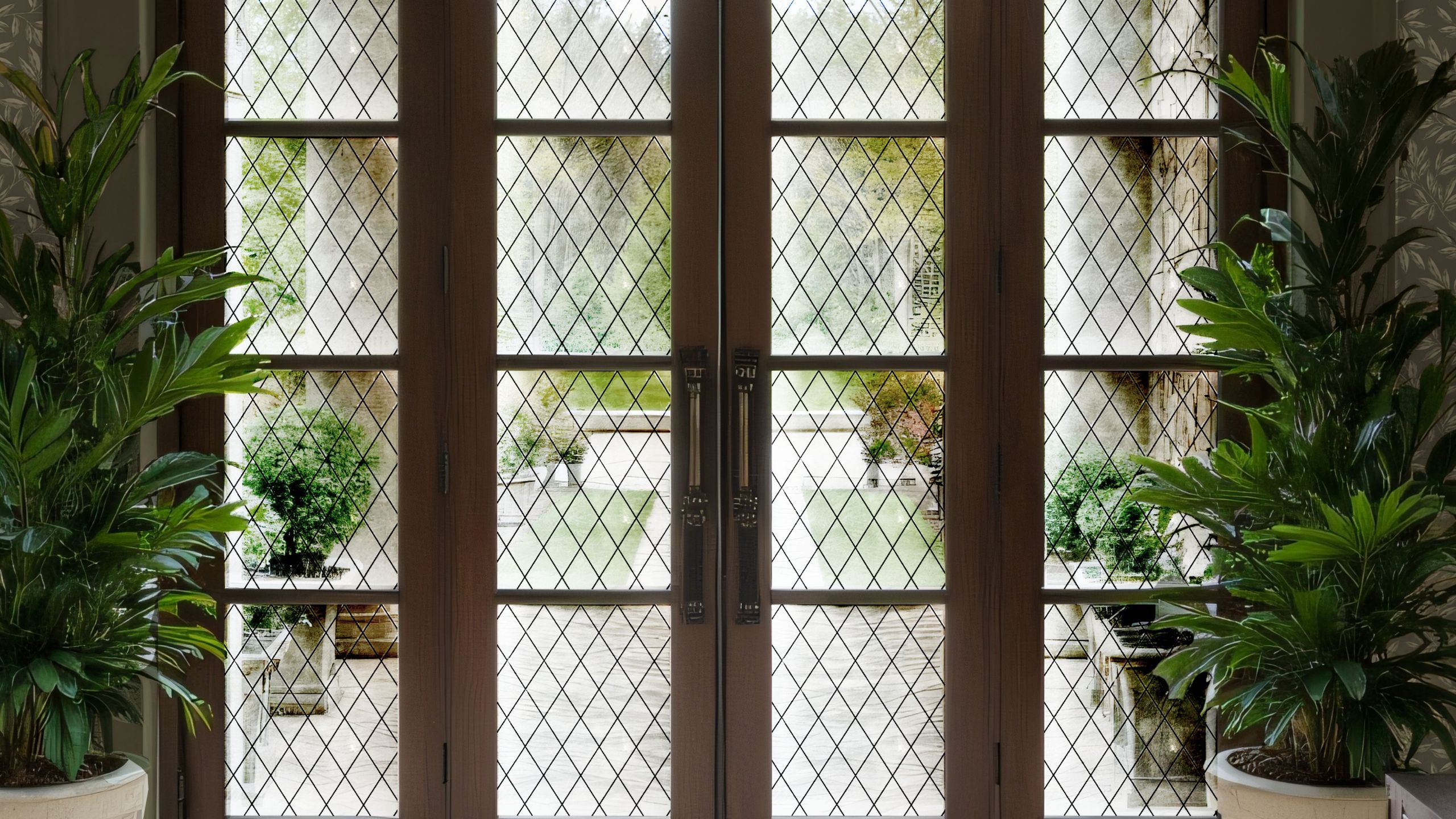 Every Vintage Lover Needs to Know About This $25 Hack for Ugly Windows – It Gives Glass a Storied Look Instantly