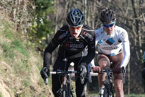 Franck Vermeulen (Veranda Rideau U) and Guillaume Bonnafond (AG2R la Mondiale)