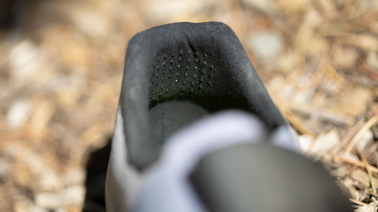 Fizik Vento Ferox Carbon Gravel Shoes detail of heal retention dots
