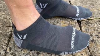 Swiftwick Flite XT Zero Tab trail running socks