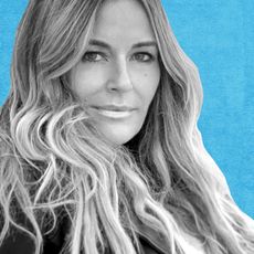 Headshot of Kelly Bensimon for She Pivots podcast