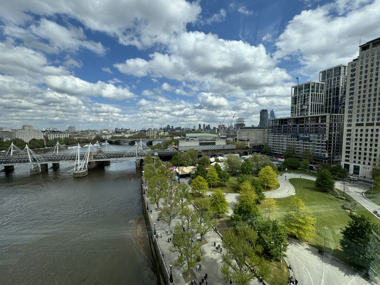 iPhone 15 Pro Max vs. Galaxy S24 Ultra vs. Pixel 8 Pro London Eye photos