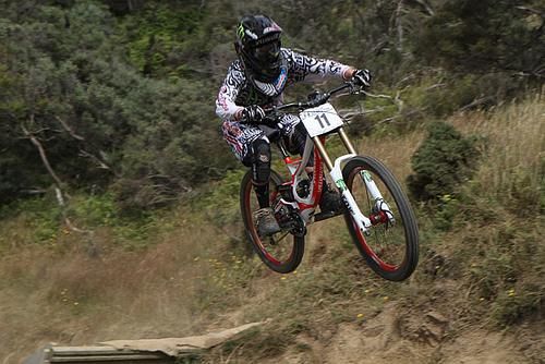 Sarah Atkin on her way to a win