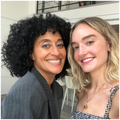 Hannah Baxter poses with tracee ellis ross