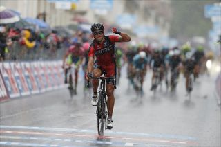 Philippe Gilbert wins stage 12 of the Giro d'Italia (Sunada)